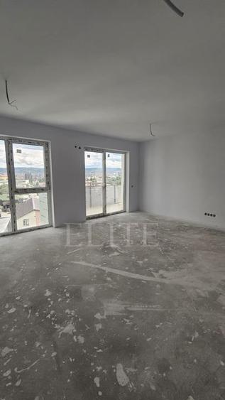 Apartament cu 3 camere semidecomandat în Mărăști