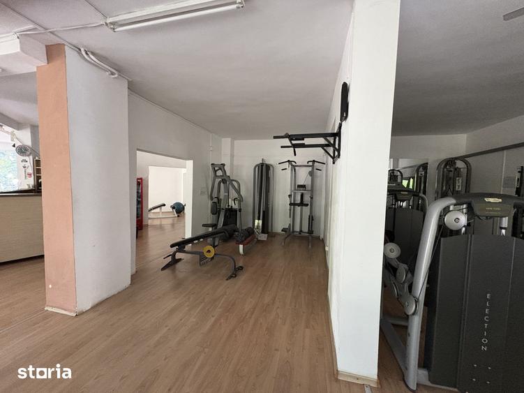 Spațiu comercial, de 300 mp, în Rogerius