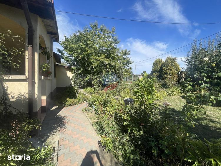 Casă cu 5 camere cu Teren 500 Mp în Șimnicu de Sus