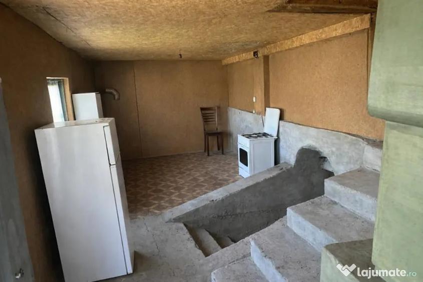 Casă cu 5 camere în Gutinaș