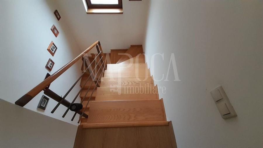 Casă individuală cu 3 camere cu Garaj în Suceagu