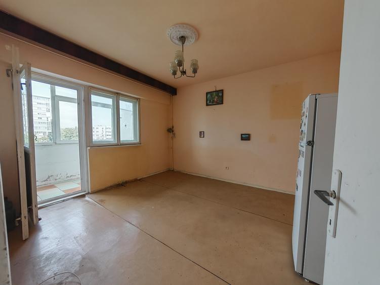 Apartament cu 3 camere decomandat în Faleza Nord