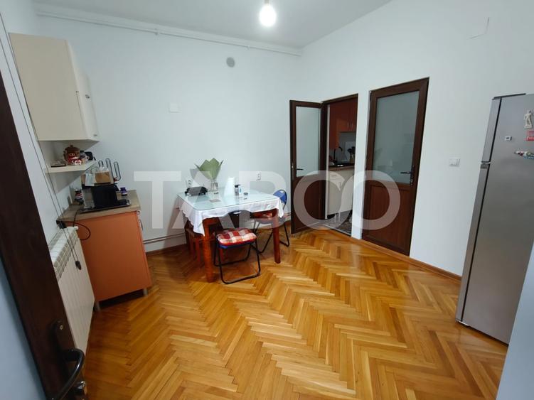 Apartament cu 2 camere decomandat, mobilat în Ultracentral