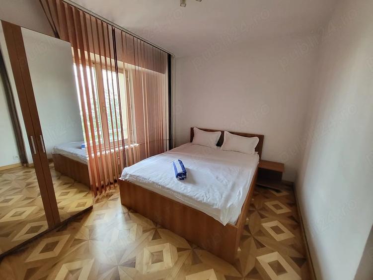 Apartament cu 3 camere semidecomandat în Decebal