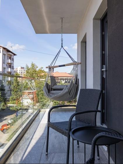 Apartament cu 2 camere semidecomandat, mobilat în Central