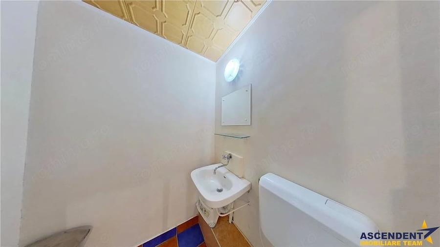 Apartament cu 3 camere decomandat în Noua