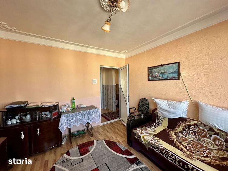 Apartament cu 3 camere decomandat în Alexandru cel Bun