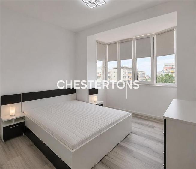 Apartament cu 3 camere semidecomandat, mobilat în Central