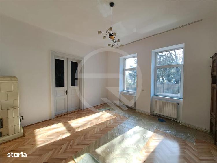 Apartament cu 4 camere, mobilat în Gruia