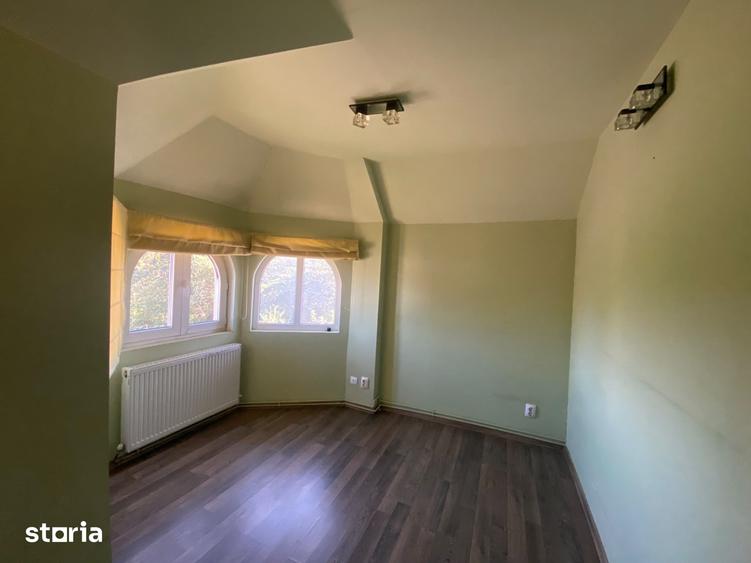 Casă cu 3 camere cu Teren 50 Mp în Central