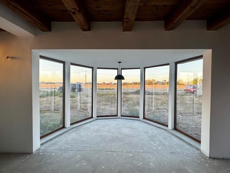 Casă individuală cu 5 camere cu Teren 652 Mp în Nojorid