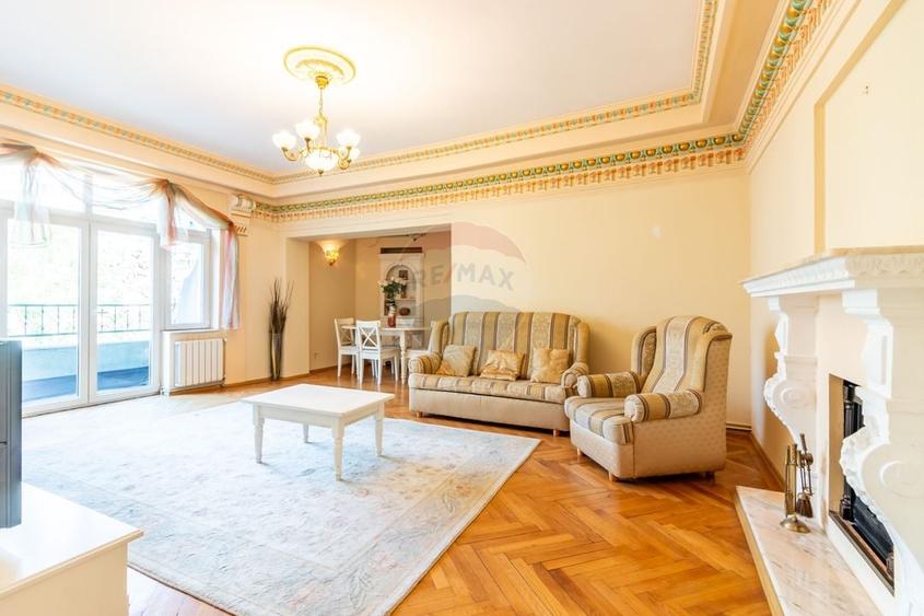 Apartament cu 4 camere decomandat, mobilat în P-ța Amzei