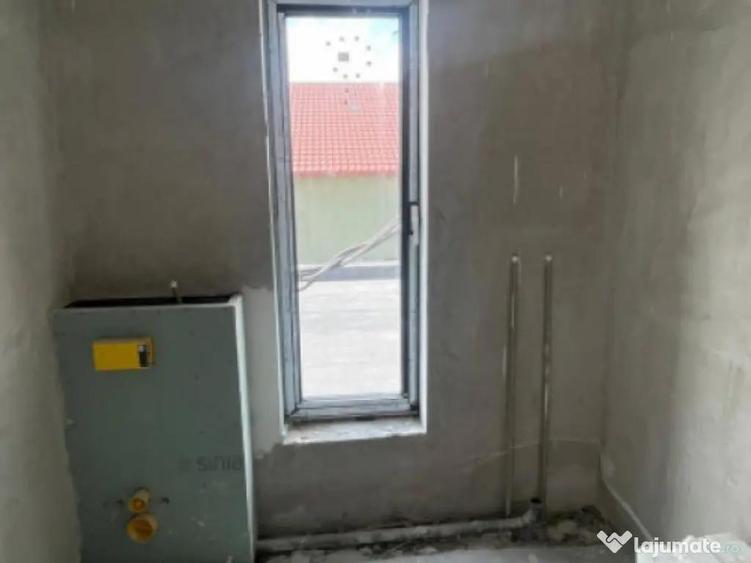 Casă cu 5 camere cu Teren 394 Mp în Agigea