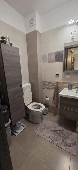 Apartament cu 3 camere decomandat în Lazaret