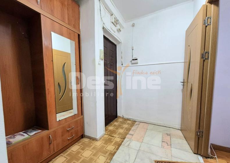 Apartament cu 3 camere semidecomandat în Tomis III