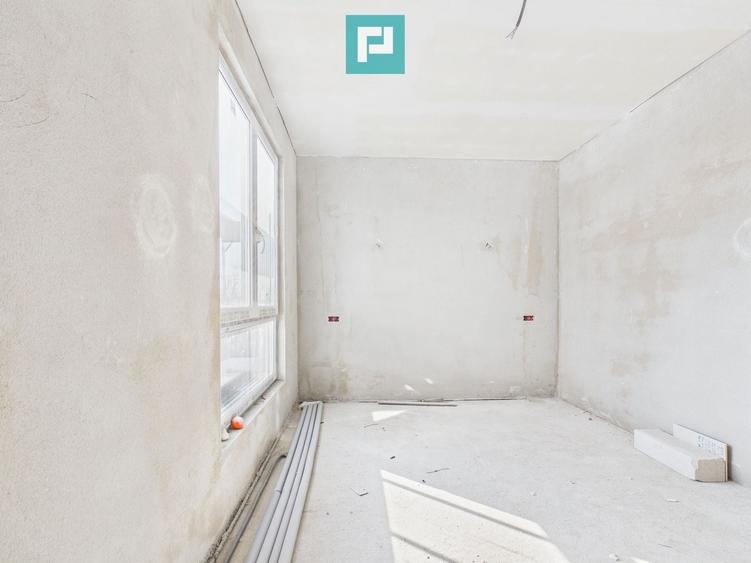 Casă individuală cu 6 camere cu Canalizare în Pârneava