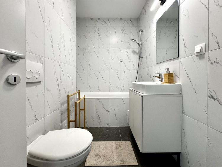 Apartament cu 3 camere decomandat, mobilat în Lipovei