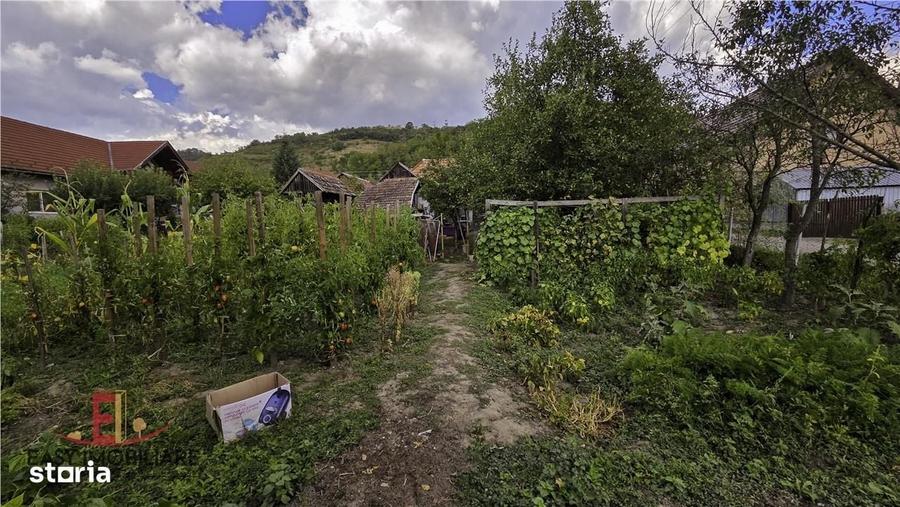 Casă cu 2 camere cu Teren 800 Mp în Păsăreni