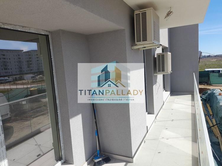 Apartament cu 4 camere decomandat în Titan