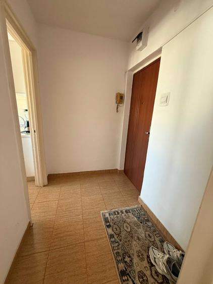 Apartament cu 2 camere semidecomandat în Mihai Bravu