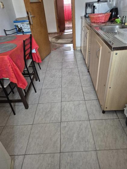 Apartament cu 3 camere decomandat în 1 Mai