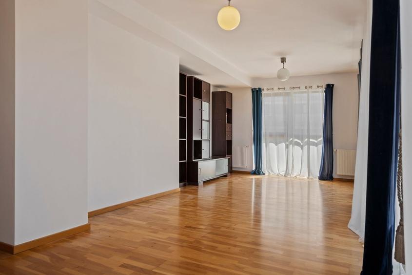 Apartament cu 3 camere decomandat, mobilat în Central
