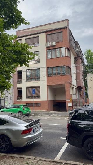 Apartament cu 3 camere decomandat, mobilat în Bucureștii Noi
