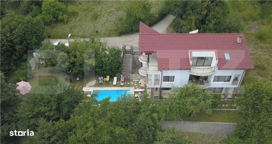 Casă cu 4 camere cu Teren 600 Mp în Noua