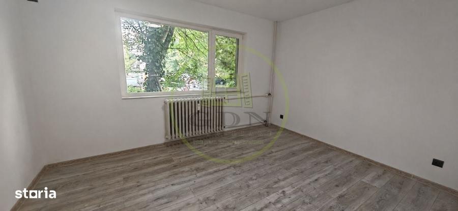 Apartament cu 2 camere semidecomandat în Sărari