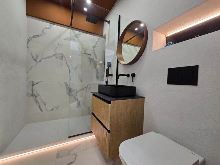 Apartament cu 2 camere decomandat în P-ța Unirii