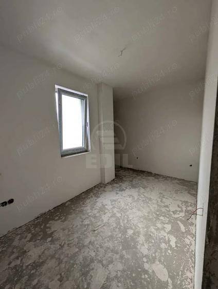 Apartament cu 3 camere semidecomandat în Florești