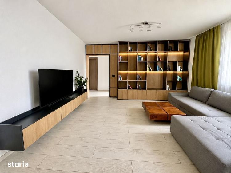 Apartament cu 3 camere semidecomandat în Central