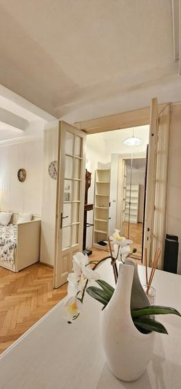 Apartament cu 2 camere semidecomandat în P-ța Romană
