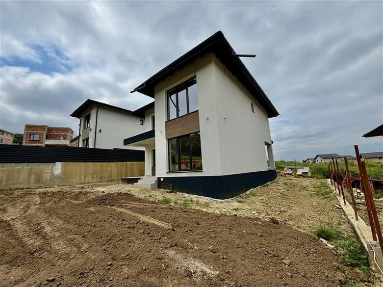 Casă individuală cu 4 camere cu Teren 400 Mp în Bârnova