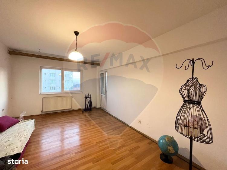 Apartament cu 3 camere, mobilat în Central