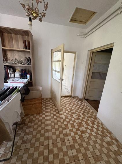 Casă cu 2 camere în Central