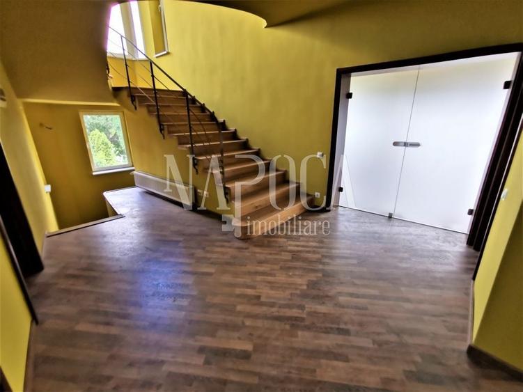 Casă individuală cu 9 camere cu Canalizare în Gruia