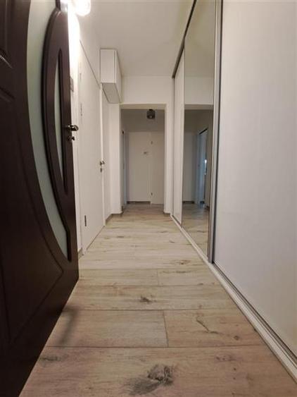 Apartament cu 3 camere decomandat în Dristor