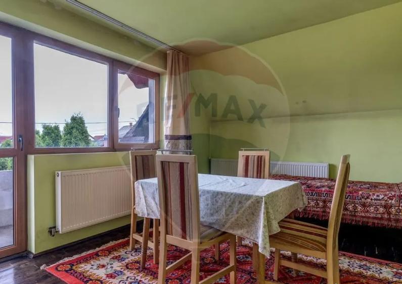 Casă cu 6 camere cu Teren 1007 Mp în Central