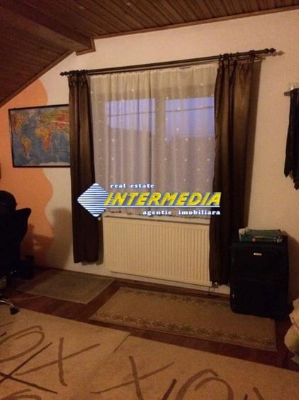 Casă individuală cu 4 camere cu Canalizare în Ciugud