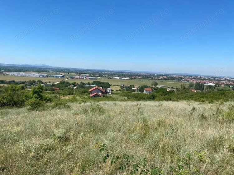 Teren de 3323 mp, în Nord