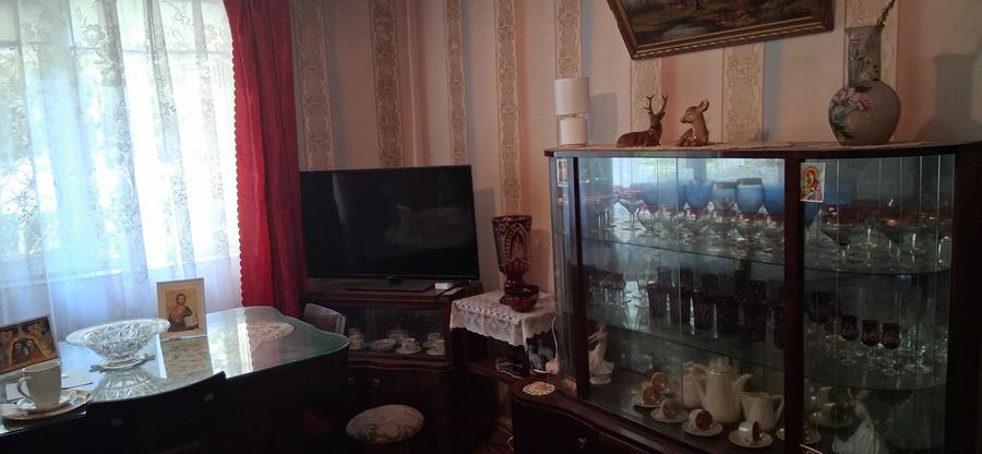 Apartament cu 3 camere semidecomandat în Calea București
