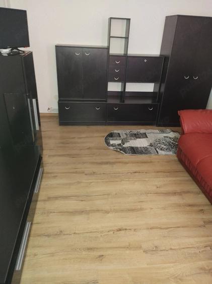 Garsonieră decomandată în Brazi
