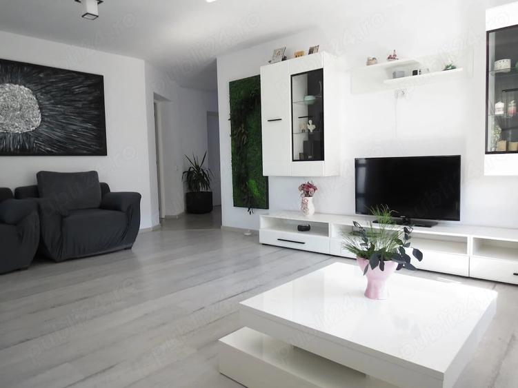 Casă cu Teren 960 Mp în Odaia Manolache
