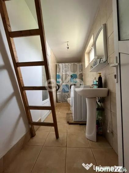 Casă cu 3 camere cu Teren 1140 Mp în Central