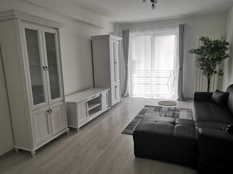 Apartament cu 2 camere semidecomandat, mobilat în Obcini