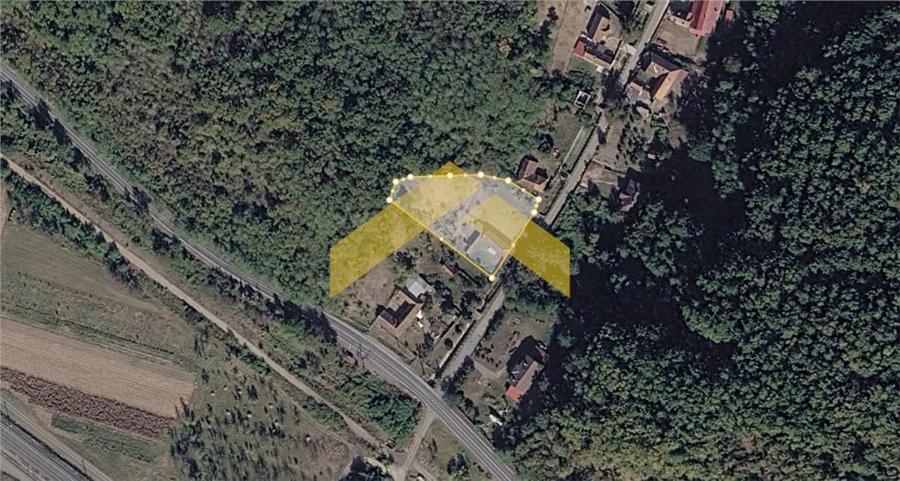 Casă cu 3 camere cu Teren 2504 Mp în Cuiaș