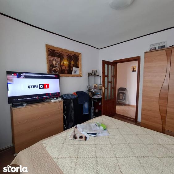Apartament cu 4 camere decomandat în Central