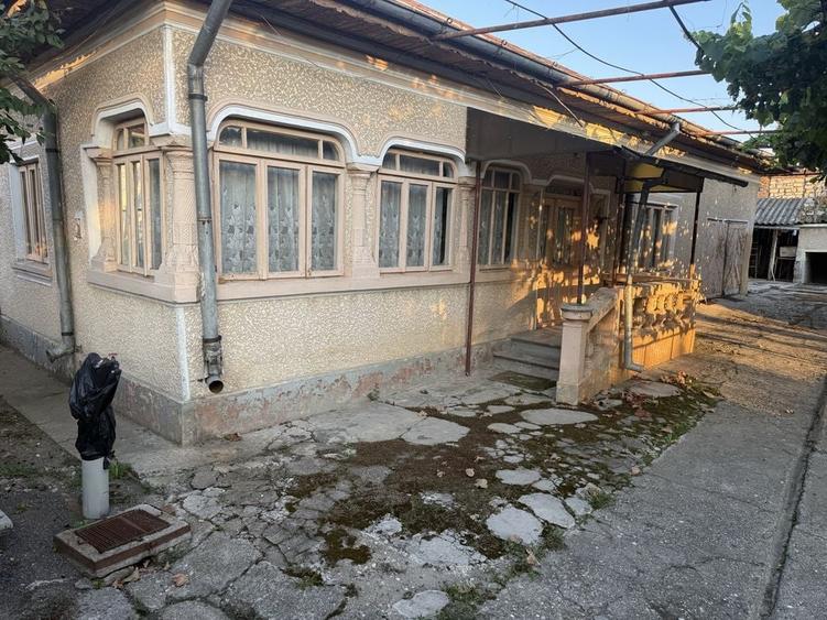 Casă cu 3 camere în Central