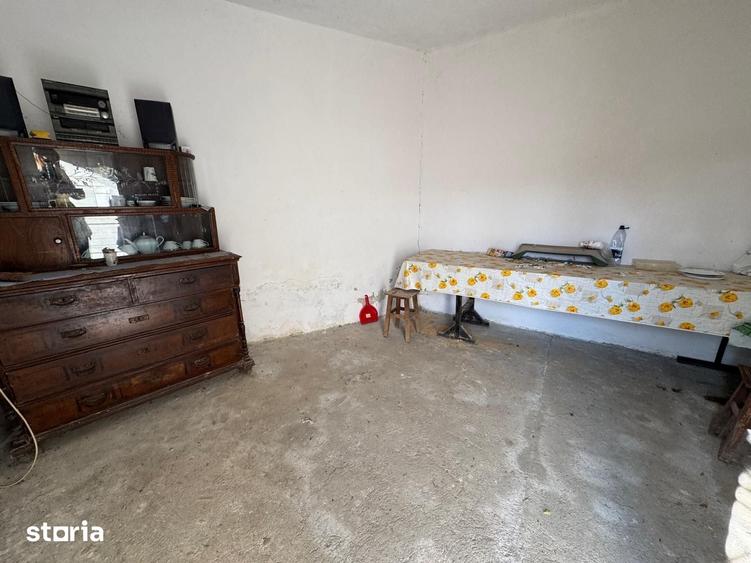 Casă cu 3 camere cu Teren 1200 Mp în Central